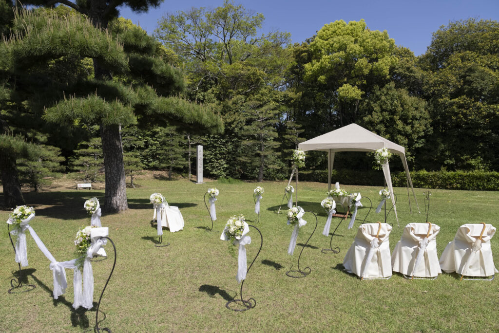 高松市栗林公園の結婚式　ガーデンウェディングができる。家族婚、家族だけの結婚式、少人数の結婚式　ガーデン人前式　ガーデンウェディング会場　