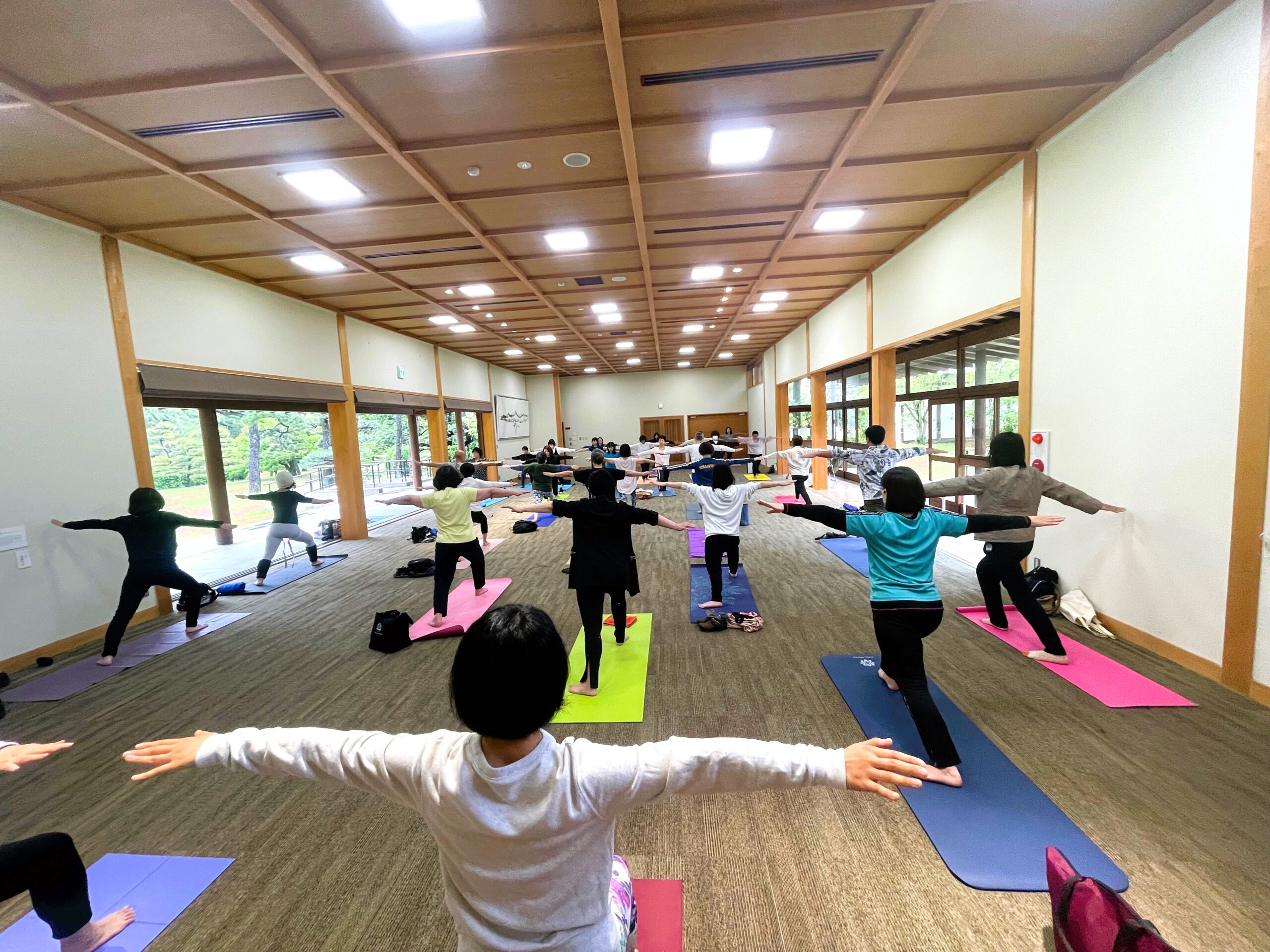 栗林公園で朝ヨガ　栗林公園　朝活　庭園ヨガ