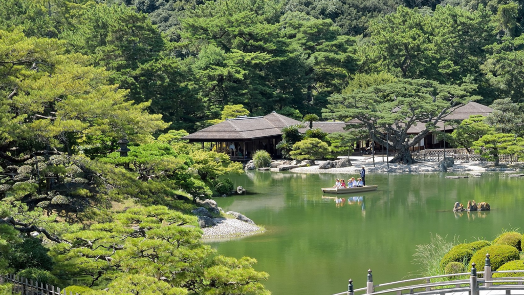 特別名勝 栗林公園　園内でのイノシシ出没に対する注意喚起